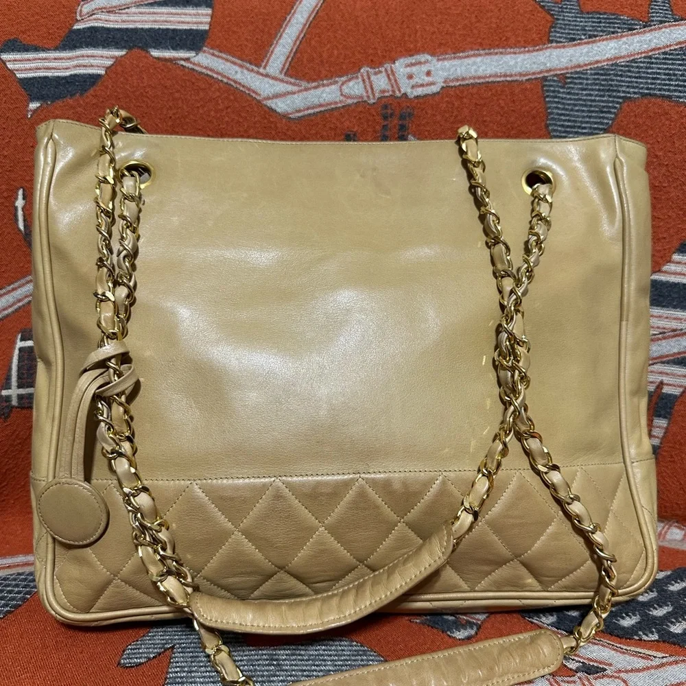 CHANEL❤️🌟 1072727 VINTAGE TAN QUILTED LAMBSKIN ALL LEATHER TOTE BAG⭐️ - Picture 8 of 12